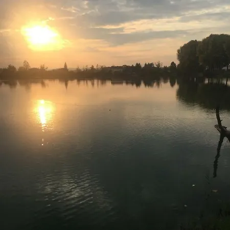 Casa Al Lago بيت للعطل